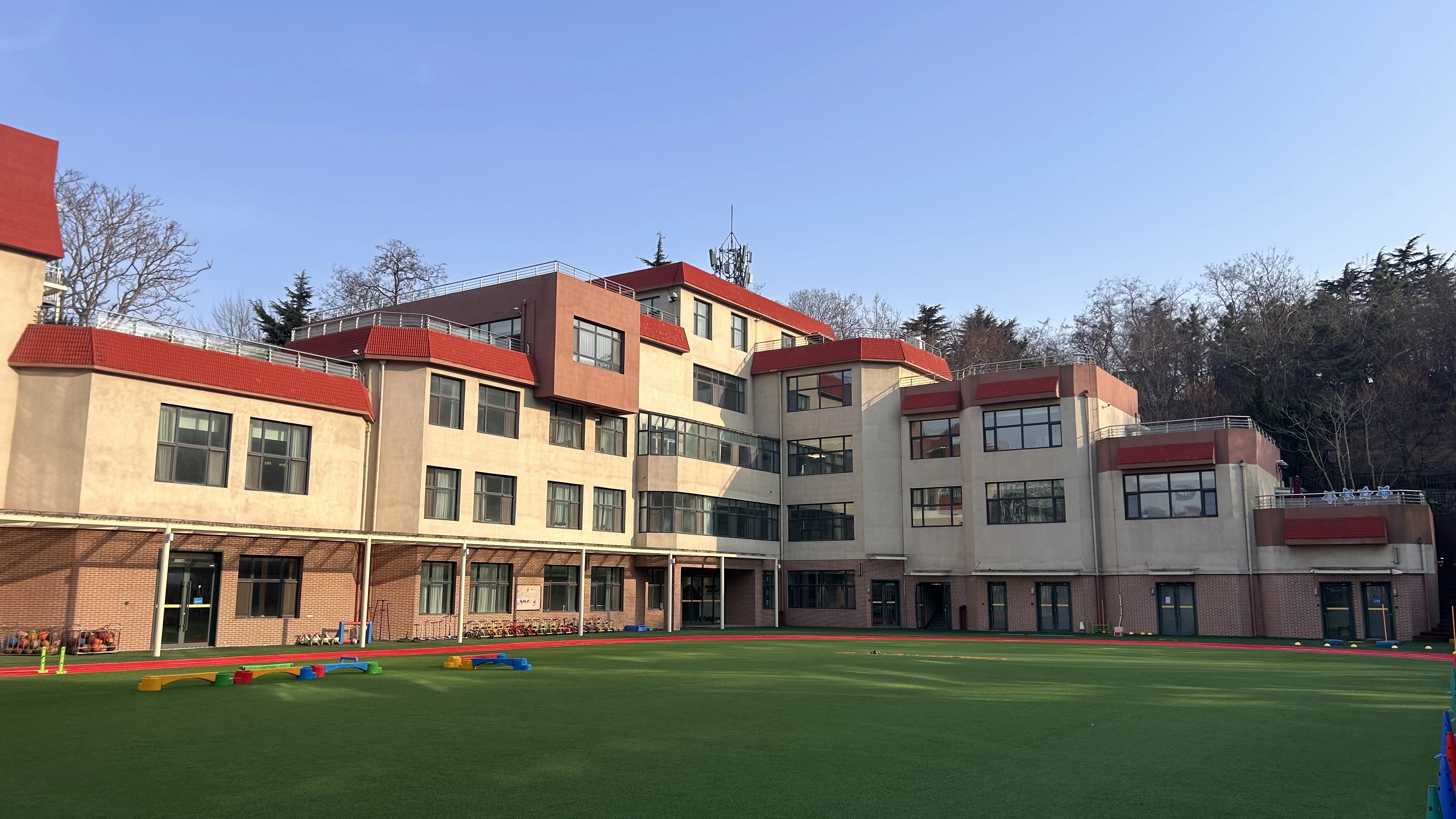 青岛市晨星实验学校